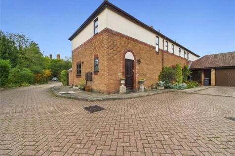 Grammar School Place, Sudbury... 4 bed semi