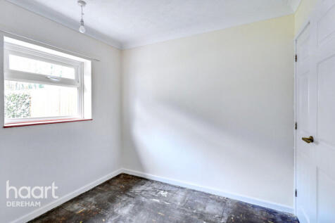 2 bedroom semi-detached bungalow for sale
