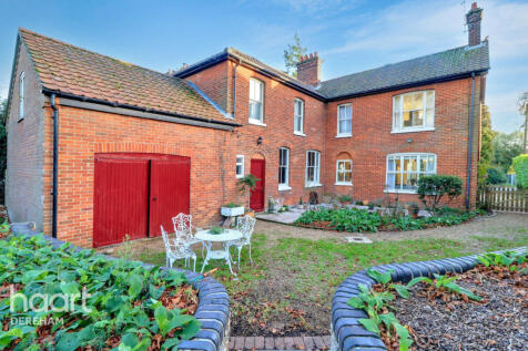 Norwich Road, Fakenham 4 bed detached house for sale