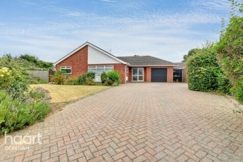 Margaret Close, Toftwood 4 bed detached bungalow for sale