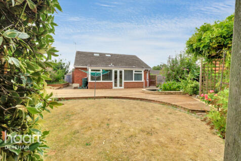 Margaret Close, Toftwood 4 bed detached bungalow for sale