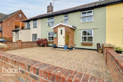 The Green, Shipdham 3 bed cottage for sale