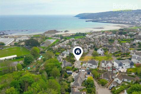 2 bedroom detached house for sale