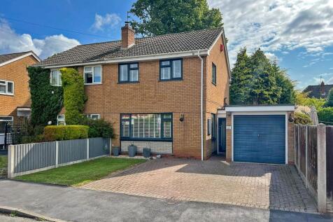 3 bedroom semi-detached house for sale