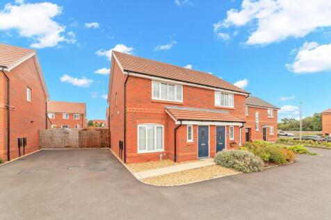 Moseley Crescent, Brinsford, WV10 3 bed semi