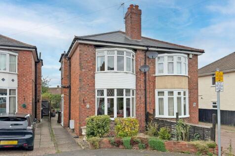 The Terrace, Finchfield, WV3 3 bed semi