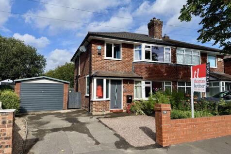 3 bedroom semi-detached house for sale