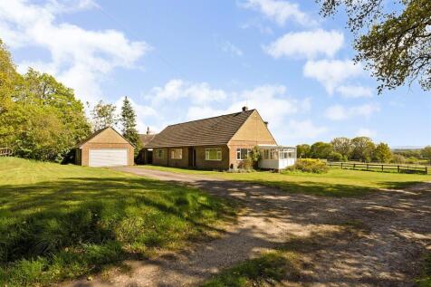Upper Old Park Lane, Farnham 4 bed chalet for sale