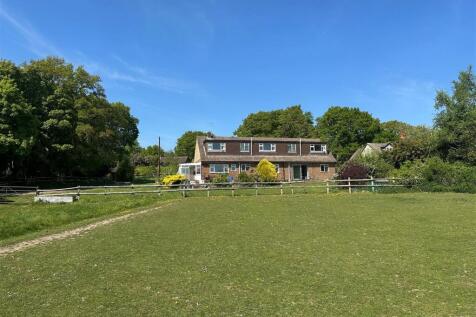 Upper Old Park Lane, Farnham 4 bed chalet for sale