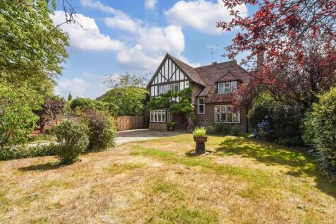 Lynch Road, Farnham 4 bed detached house for sale