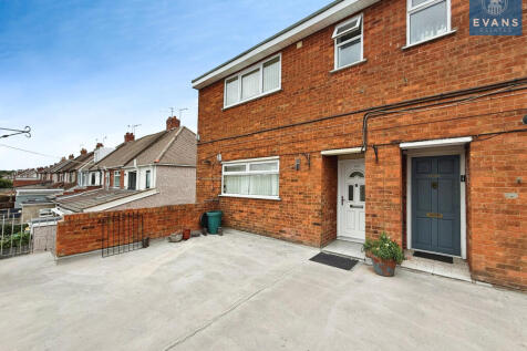 3 bedroom maisonette for sale