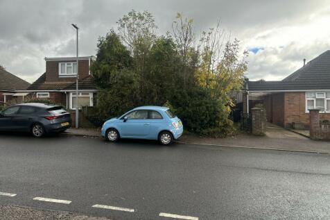 2 bedroom semi-detached bungalow for sale