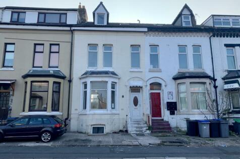 Terraced house for sale