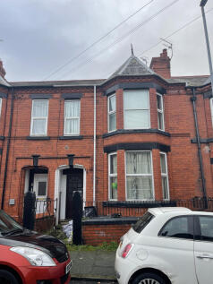 5 bedroom terraced house for sale