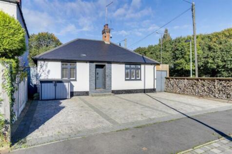 4 bedroom detached bungalow for sale