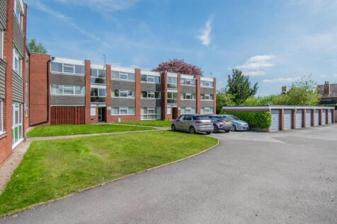 New Road, Bromsgrove, Worcestershire... 2 bed apartment for sale
