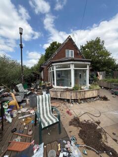 2 bedroom detached house for sale