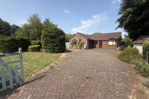 2 bedroom detached bungalow for sale
