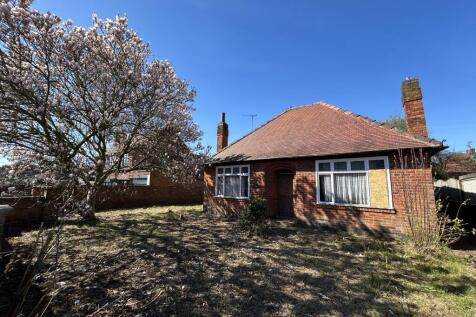 2 bedroom detached bungalow for sale