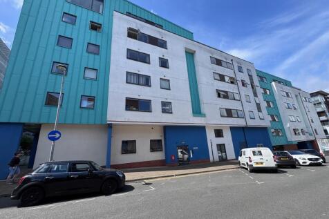Studio flat for sale