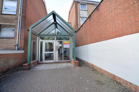Studio flat for sale