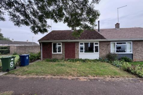 2 bedroom semi-detached bungalow for sale