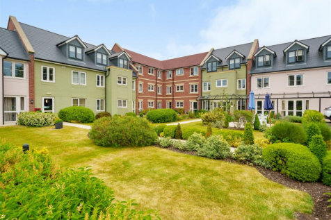1 bedroom ground floor flat for sale