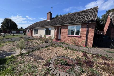 2 bedroom semi-detached bungalow for sale