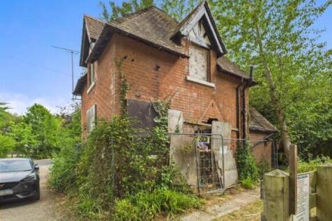 Matson Lane, Matson, Gloucester 2 bed detached house for sale