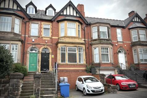5 bedroom terraced house for sale
