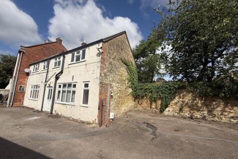 3 bedroom cottage for sale