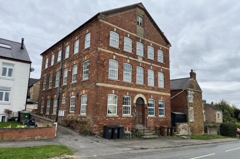 Studio flat for sale