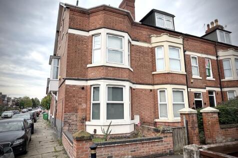 5 bedroom end of terrace house for sale