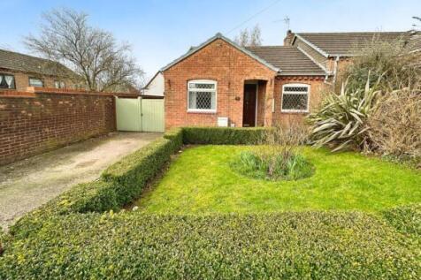 2 bedroom semi-detached bungalow for sale