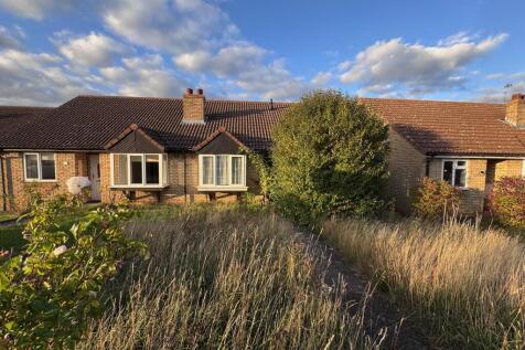 2 bedroom semi-detached bungalow for sale