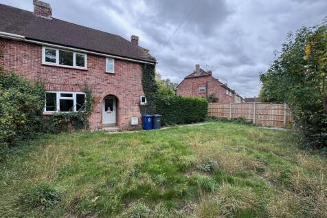 3 bedroom semi-detached house for sale