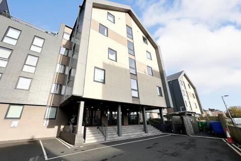 Studio flat for sale