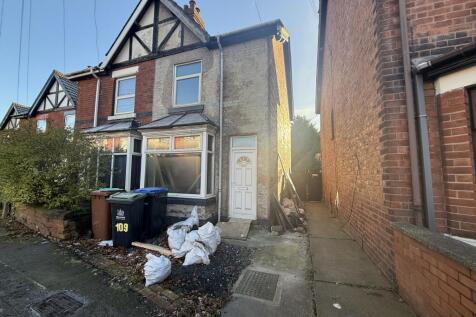 2 bedroom semi-detached house for sale