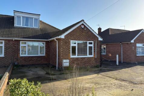 3 bedroom semi-detached bungalow for sale