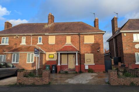 4 bedroom semi-detached house for sale