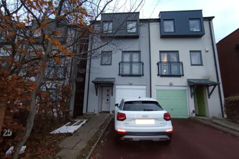 4 bedroom semi-detached house for sale