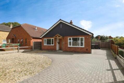 2 bedroom detached bungalow for sale