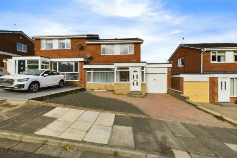 3 bedroom semi-detached house for sale