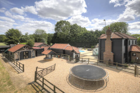 5 bedroom detached house for sale