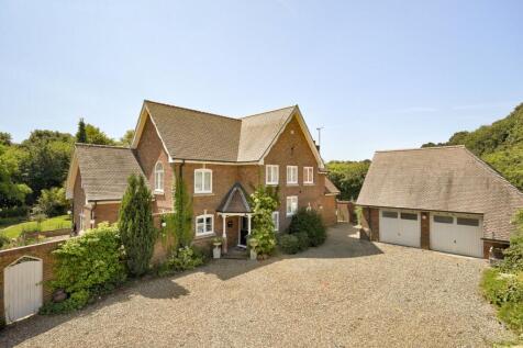 6 bedroom detached house for sale