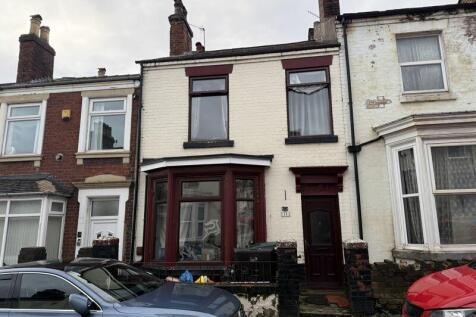4 bedroom terraced house for sale