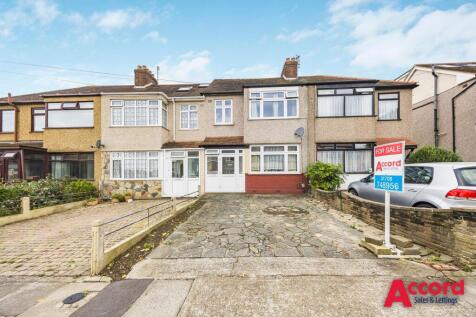 Horndon Road, Romford, RM5 3 bed terraced house for sale