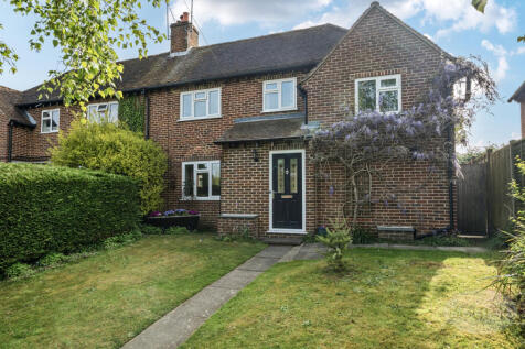 Frog Grove Lane, Wood Street Village... 3 bed semi