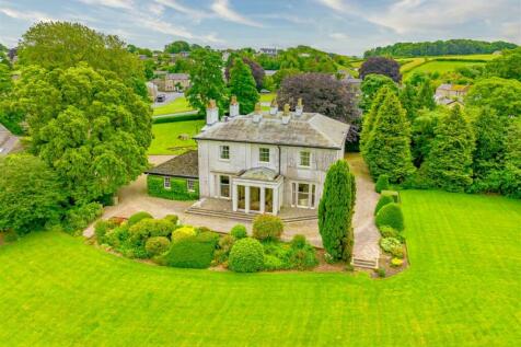 4 bedroom country house for sale