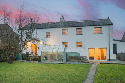 5 bedroom country house for sale